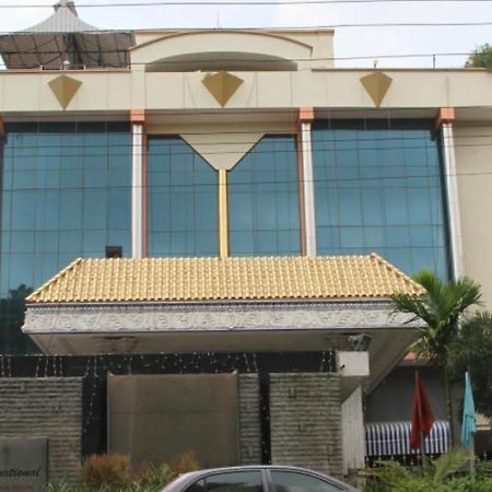 Zip By Spree Hotels Surabi International Vellore Esterno foto
