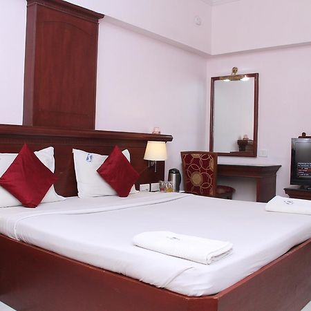 Zip By Spree Hotels Surabi International Vellore Esterno foto