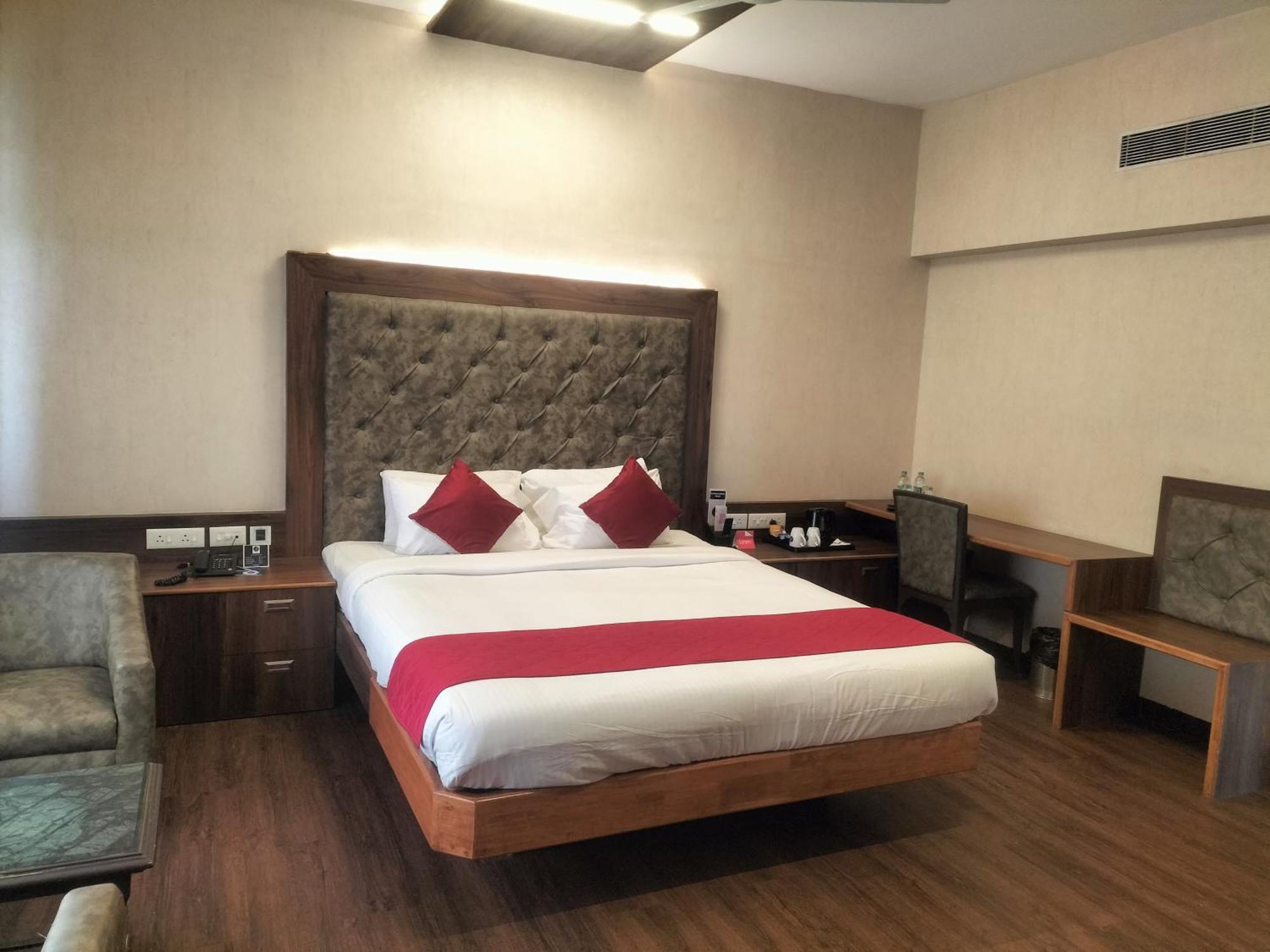 Zip By Spree Hotels Surabi International Vellore Esterno foto