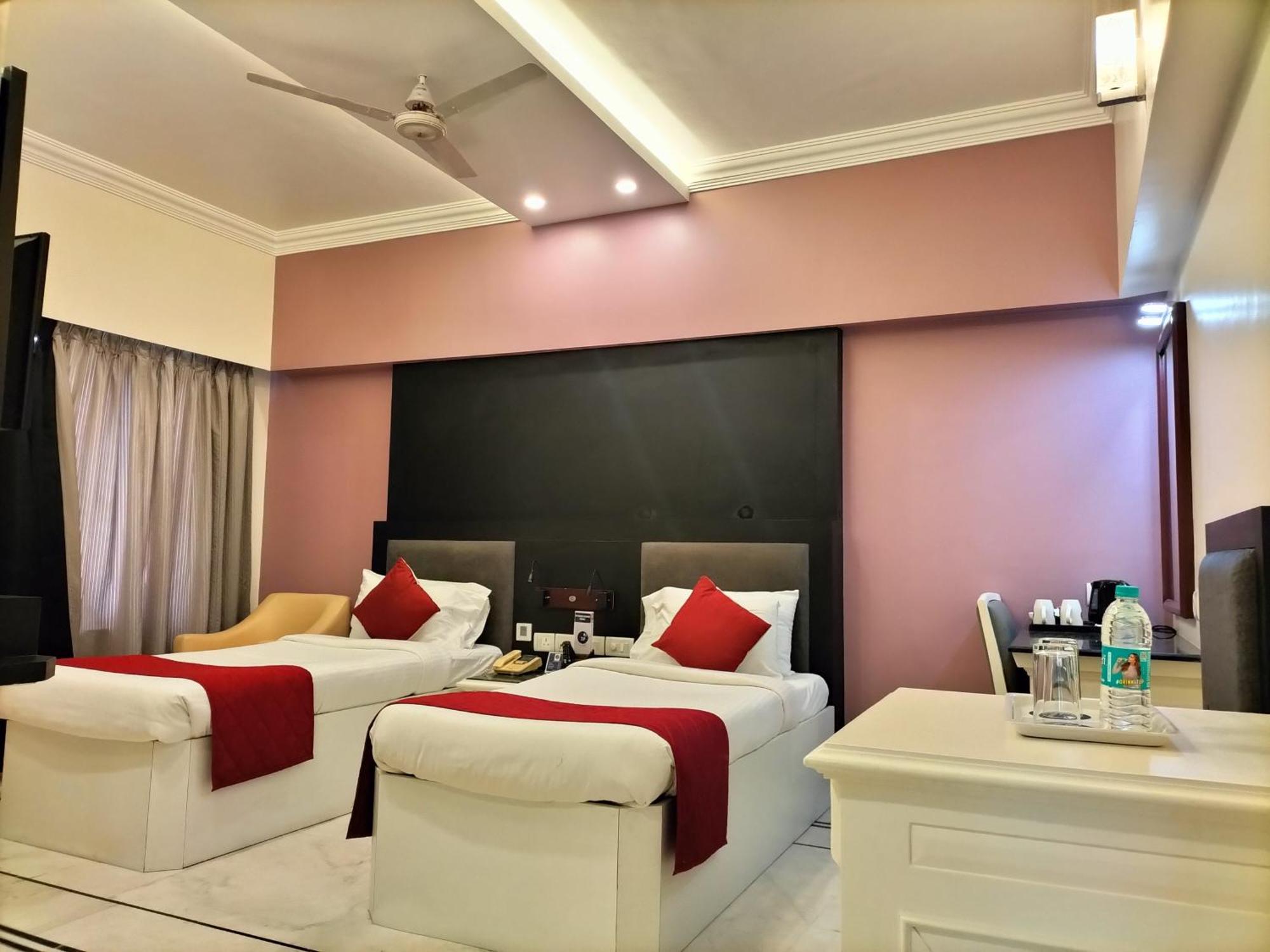 Zip By Spree Hotels Surabi International Vellore Esterno foto