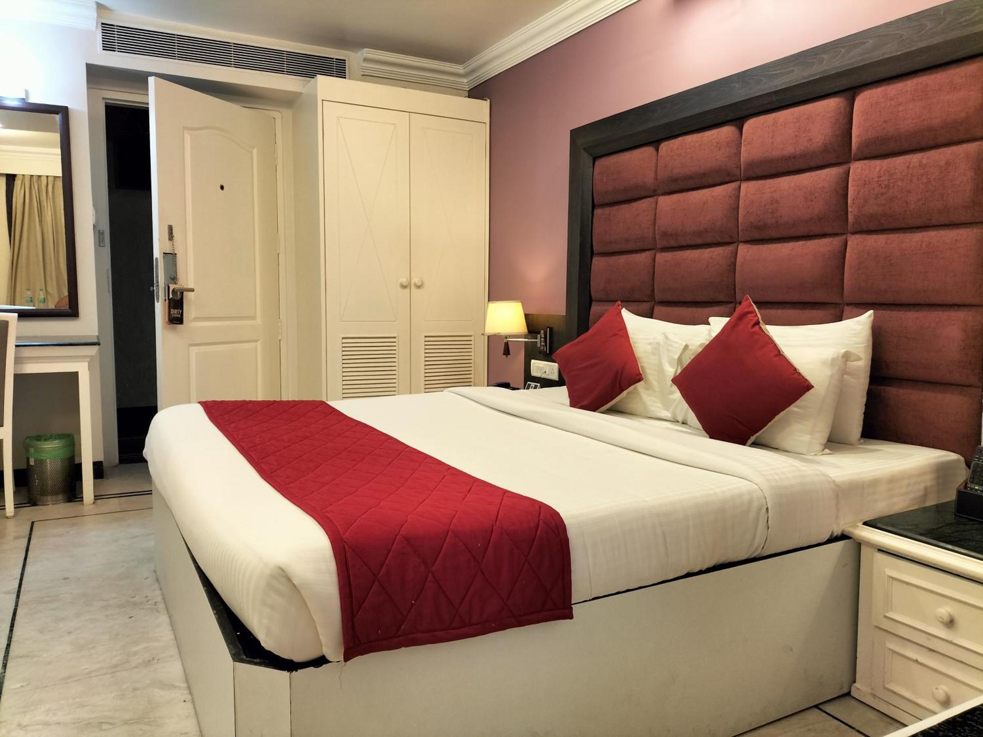 Zip By Spree Hotels Surabi International Vellore Esterno foto