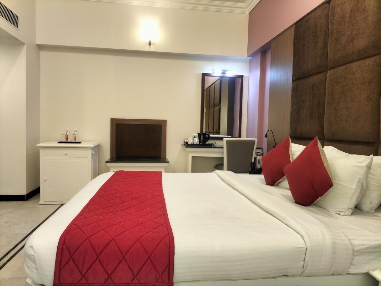 Zip By Spree Hotels Surabi International Vellore Esterno foto