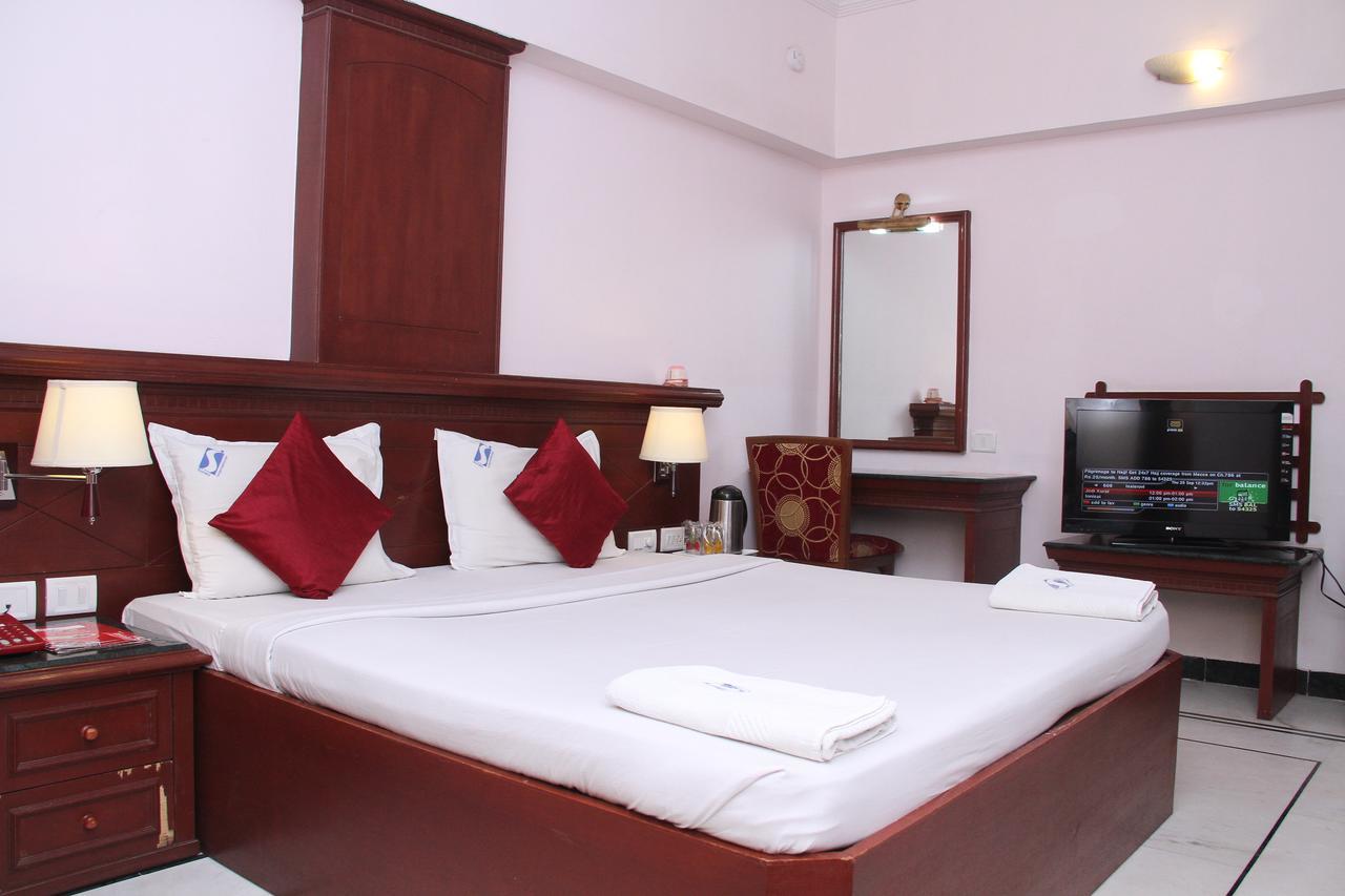 Zip By Spree Hotels Surabi International Vellore Esterno foto